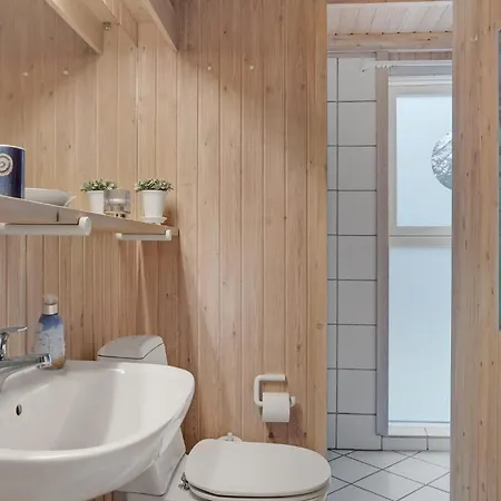 بيت للعطل Lovely Home In Lokken With Sauna Løkken