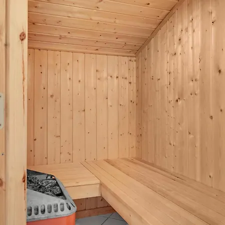 بيت للعطل Lovely Home In Lokken With Sauna