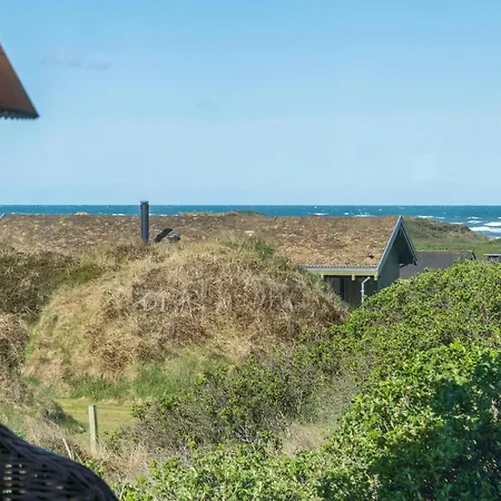Lovely Home In Lokken With Sauna بيت للعطل *
