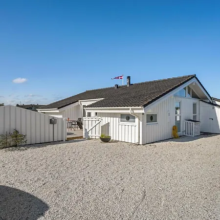 بيت للعطل Lovely Home In Lokken With Sauna