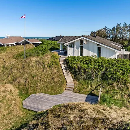 Lovely Home In Lokken With Sauna بيت للعطل